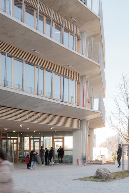 Yvonne Kerzrého School Complex
